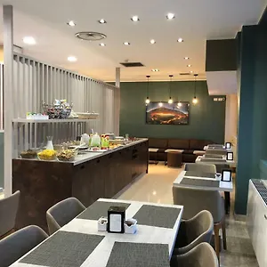 https://oasi-village-hotel.italymilanhotels.net